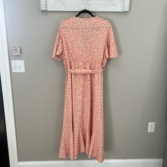 Shein 4XL Peach Floral Faux Wrap Midi Dress - Picture 2 of 6